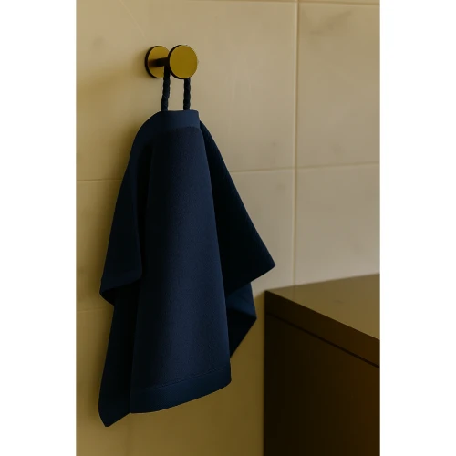 recznik-frotte-30x50-granatowy-na-wieszaku-bawelna-500g-miekkki-chlonny.webp