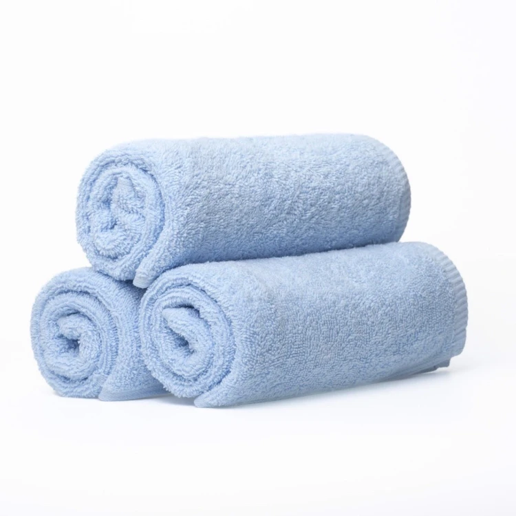 reczniki-frotte-30x50-jasno-niebieski-100-bawelna-500g-miekkie-chlonne.webp