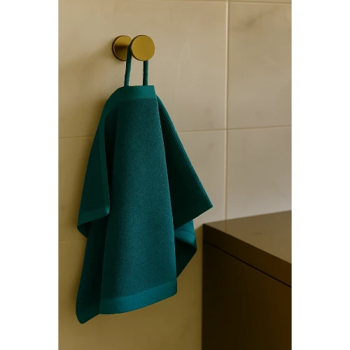 recznik-frotte-30x50-turkusowy-na-wieszaku-bawelna-500g-miekkki-chlonny.webp